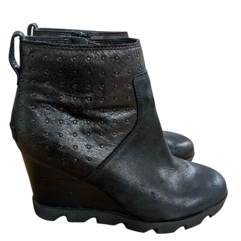 Sorel Joan Uptown Black Studded Waterproof Leather Bootie!  Like New
